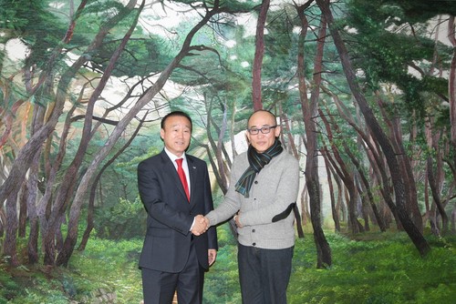 혼자수 이용주 작가, 경주시에 작품 기증