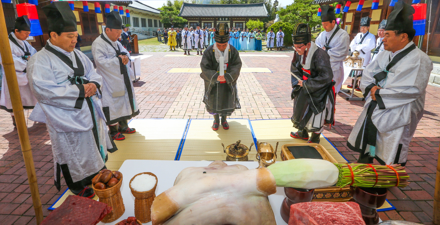 대구 발전과 시민 평안을 기원합니다.