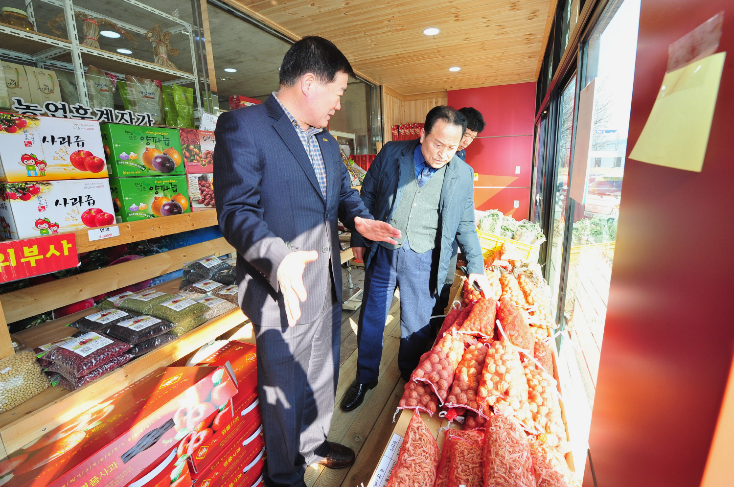 군위군 로컬푸드 행복 장터 새단장
