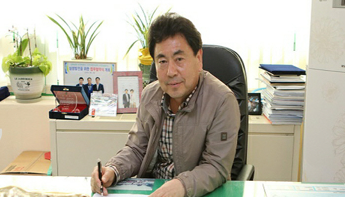 (주)민속 한우, 군위 농협에 선풍기 기증