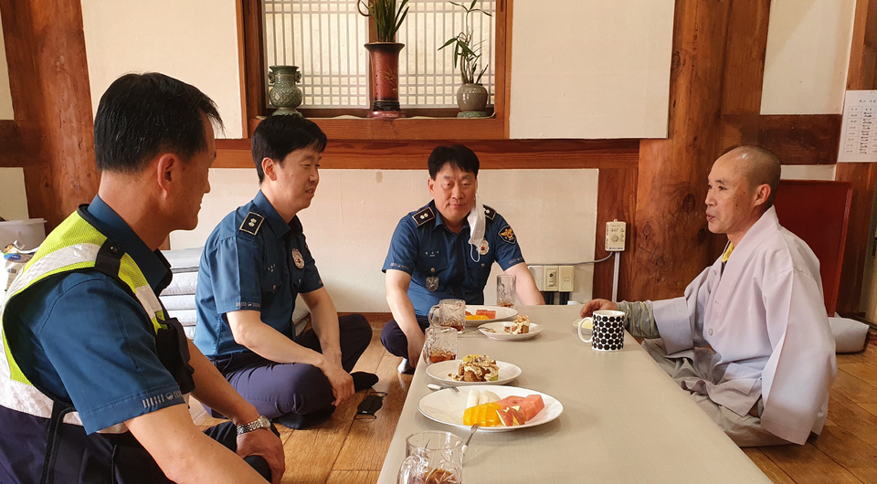 문경경찰서, 부처님오신날 맞이 전통사찰·암자 범죄예방활동