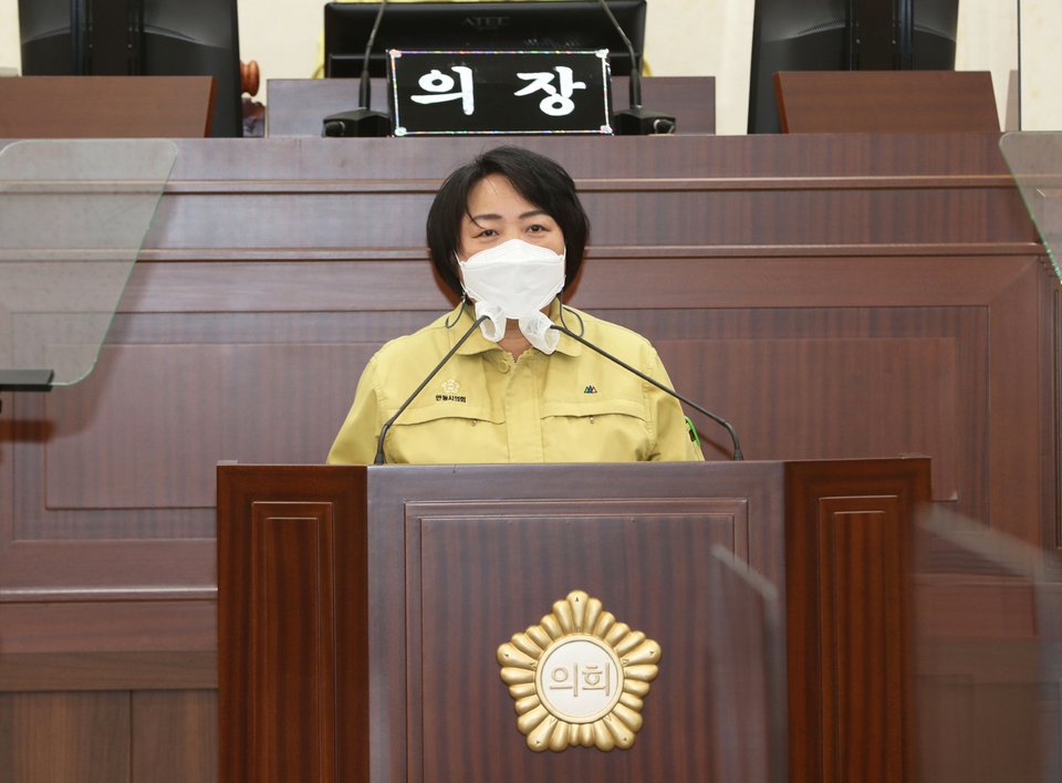 안동시의회 김경도·정복순 의원, 집행부 추진 현안 송곳 질의