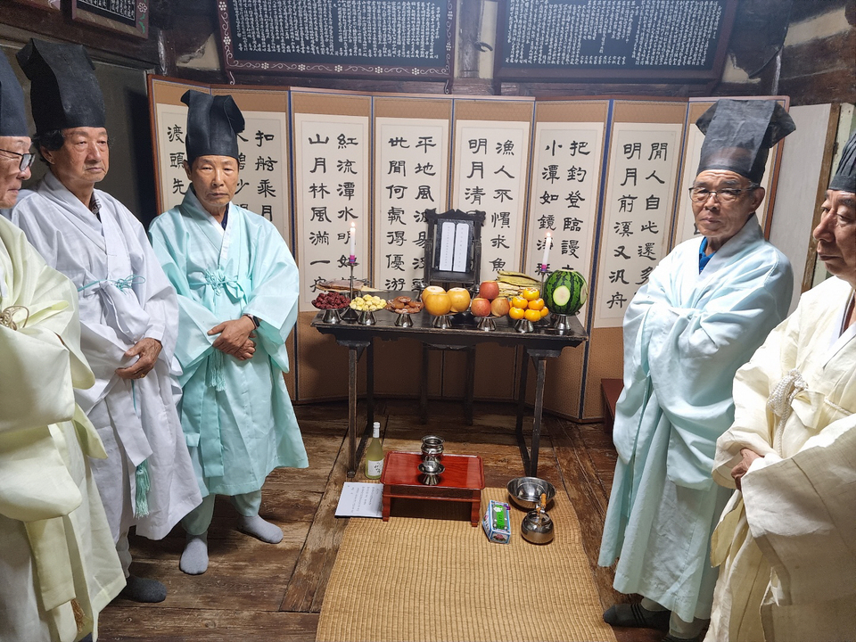 영천 옥간정서 영일 정씨 지수 정규양 선생 불천위 제사 봉행