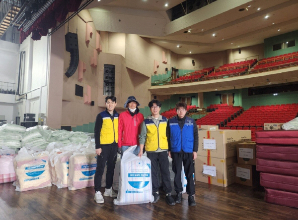 의성군장애인보호작업장, 산불 대피소 침구 1500채 세탁 조용한 헌신