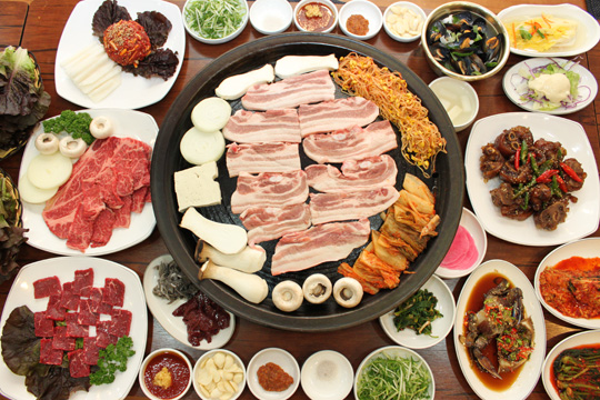한우·돼지생고기 전문 ‘대전식당’