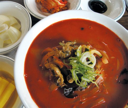 [맛집] 쫄깃한 면발·진한 국물 후루룩~ “끝내줘요”
