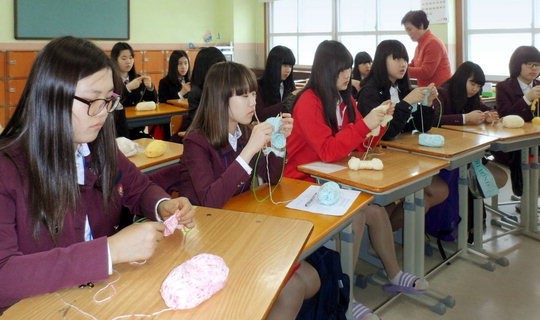 사랑 한땀 한땀… 저개발국가 신생아 도와요
