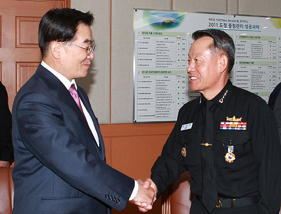 우 지사 특단의 조치 할 수도...최 총장 합리적 해결책 찾겠다