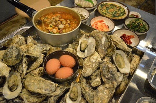 겨울철이면 더 맛있는 굴, 푸짐하게 드세요