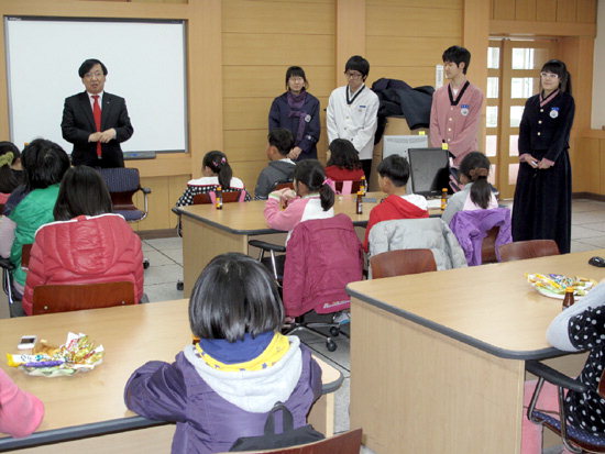 열악한 초교에 민족사관고생 떴다