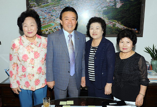 부인회 양구군지회 장학금 기탁