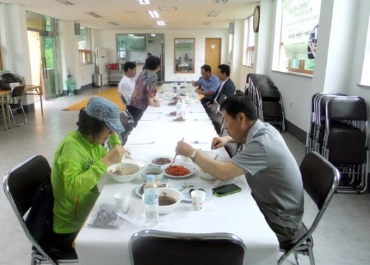 평창 도사리 자연밥상 인기몰이