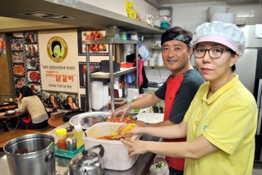 [백년기업을 가다] 31. 이송금할머니의 춘천중앙닭갈비