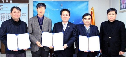 [홍천]홍천 백두·국일·도원 엔지니어링 무궁화장학금 기탁