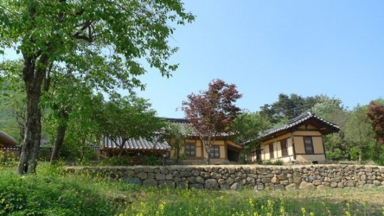 손때 묻은 돌담따라 풍류가 흐른다