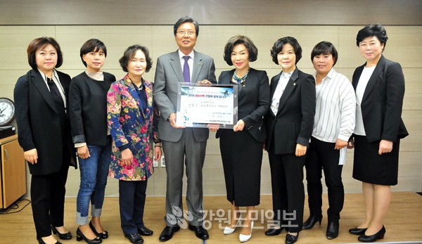 여성경제계 세계 평화 상징물 될 것
