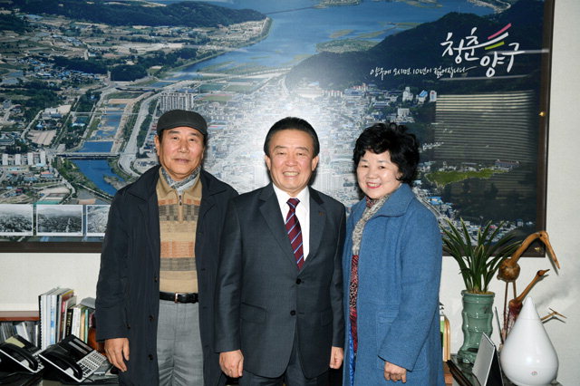 [양구]양구 푸른솔농원·조경 장학금 기탁