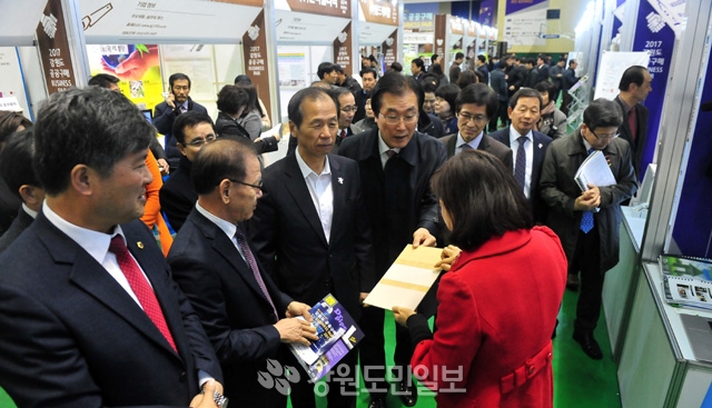 “지역생산품 지역 우선 소비, 자립경제 발판”