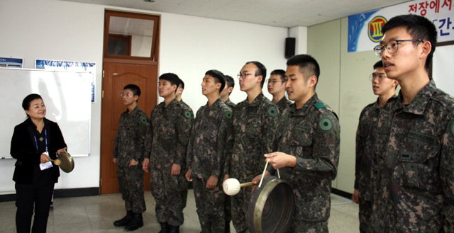 [커버스토리 이사람] 국악경연 금·은상 휩쓴 육군 2사단 정보통신대대