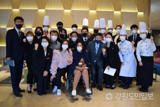 [원주]난치병 투병 스페인 청년 호텔인터불고 원주의 대가 없는 도움에 감사