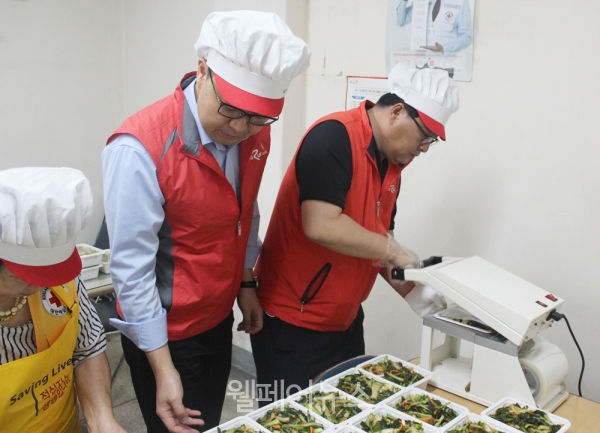 한국마사회 강동지사, 밑반찬 제작에 함께해