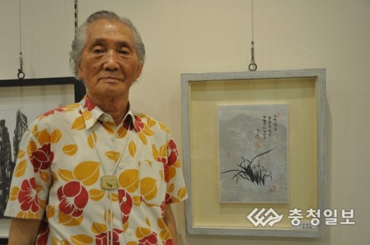 방정 한건동 화백, 옥천에서 자선 묵난전 개최