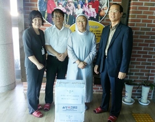 농협은행 율량동지점 성심노인요양원에 추석제수용품 전달