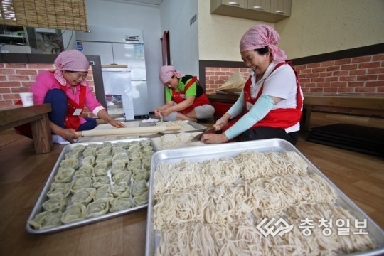 옛 손맛 담긴 만두·칼국수 일품