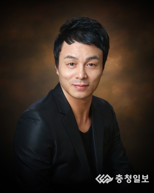 올해의 베스트 작품에 강민호의 춤 30 years 길, 마중