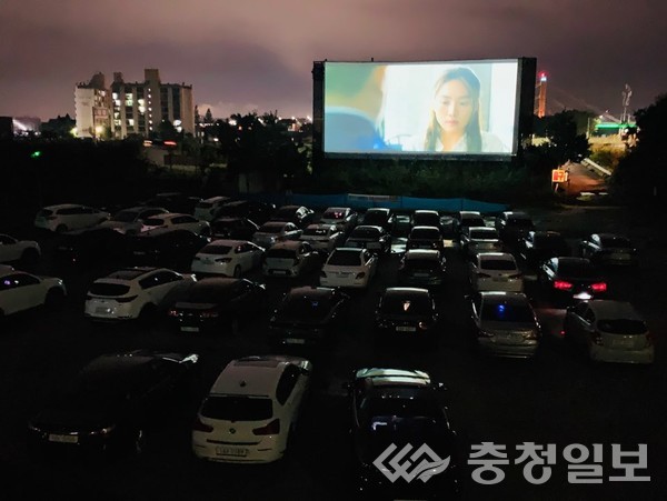 언택트 바람타고 자동차 극장 인기