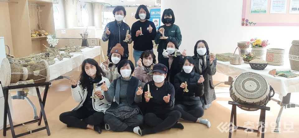계룡시 어린이 감성체험장, 짚 풀 공예 큰 호응