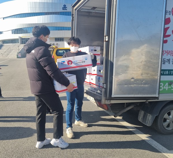 지돈가 한돈 1000kg 예산군에 기탁