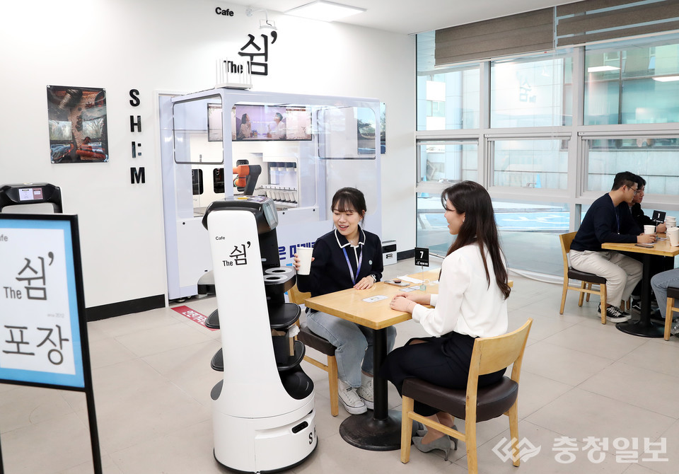 유성구, 스마트 로봇 바리스타 도입…무인카페 운영