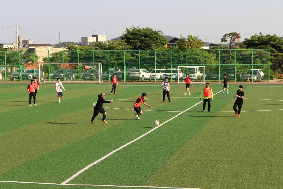  태안교육지원청, 태안-서산 교육직원친선 축구대회가져