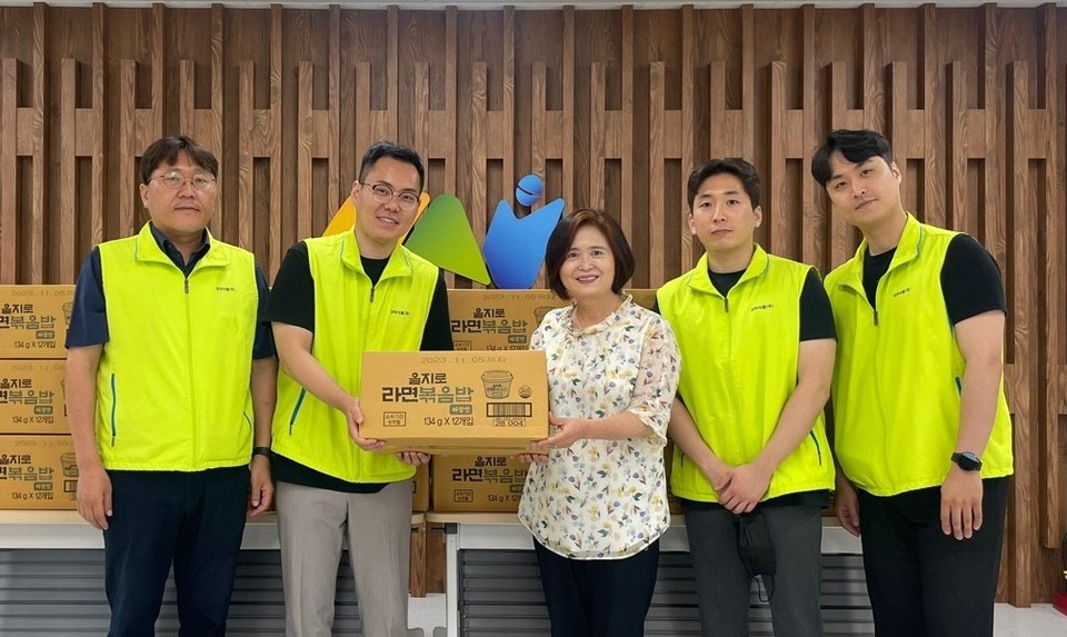 상미식품㈜ 천안시종합사회복지관에 간편식 후원 및 봉사 활동 나서