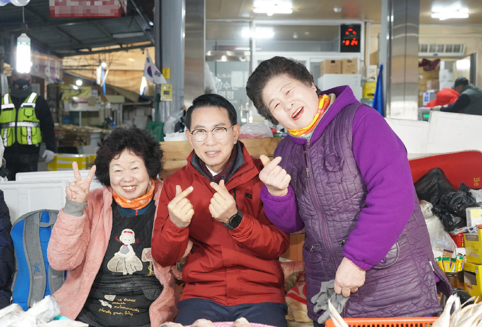 서산시장, 설 명절맞이 서산동부전통시장 방문