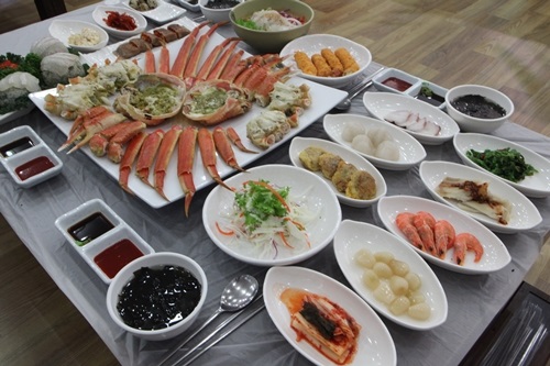 시원한 속초 바다와 함께 즐기는 대게 맛집 팔도게찜