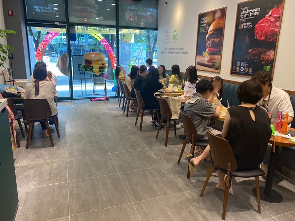 수제버거 창업 브랜드 프랭크버거, 지속적인 가맹점주 상생방안 제시