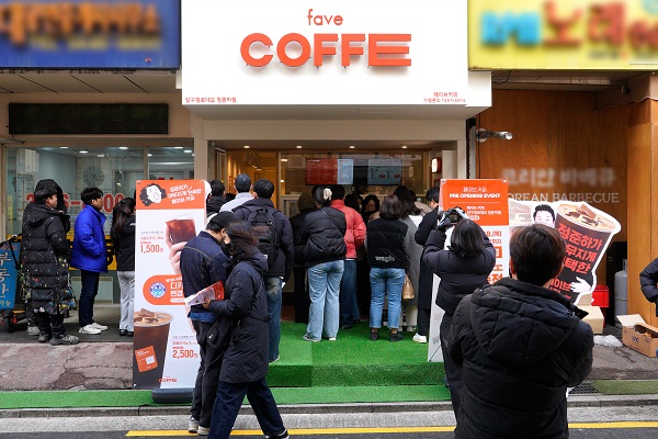 스탠다드 커피 브랜드 페이브 커피, 가맹사업 본격화