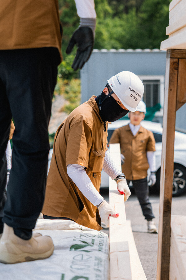 이웃 위해 흘린 값진 땀방울..케이투세이프티 해이홈 봉사활동 실시
