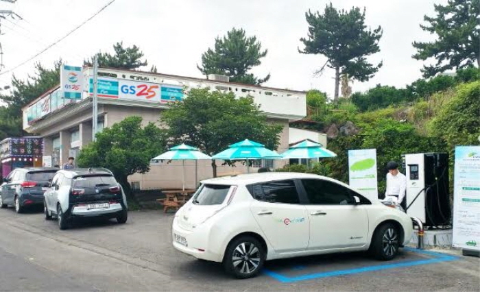 GS25, 전기차 충전 1호 편의점 오픈