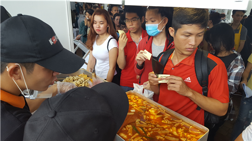 응온 응온!(맛있다) 연발…베트남 젊은 입맛 사로 잡은 한식