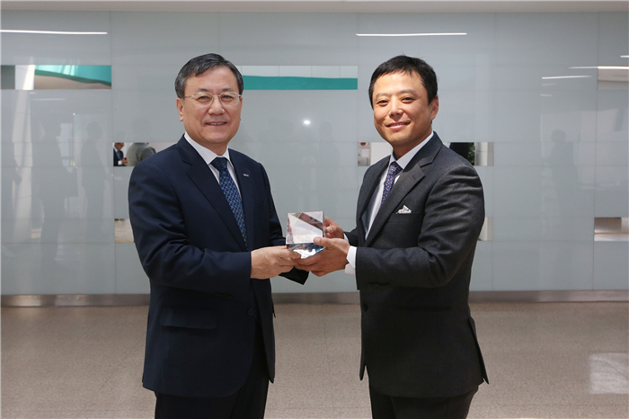 뉴딘콘텐츠, 카이스트에 스트라이크존 시스템 기증