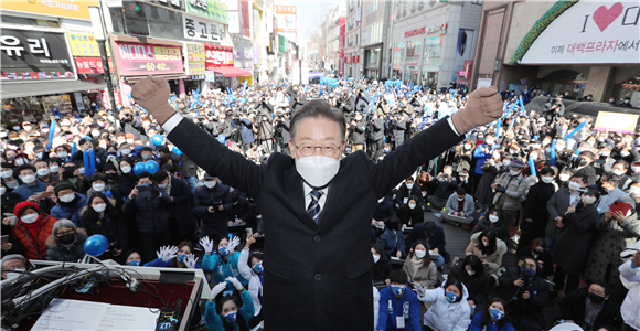 (영상)이재명, 경부선 상행유세…무속·무능·분열의 윤석열(종합)