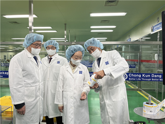 (영상)감기약 품귀 없다…한 곳에서만 1억정 생산