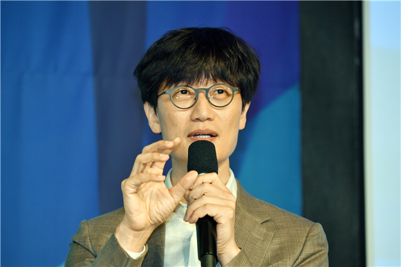 이해진 네이버 창업자, 7년 만에 이사회 의장 복귀