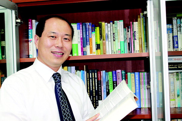 유명원 오산남부사회복지관장 도지사 표창