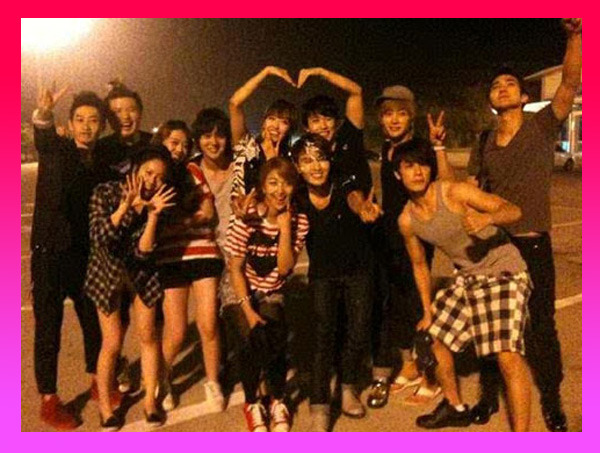 려욱 휴게소 생일파티, 슈퍼주니어-에프엑스 멤버들과 즐거운 생파 훈훈