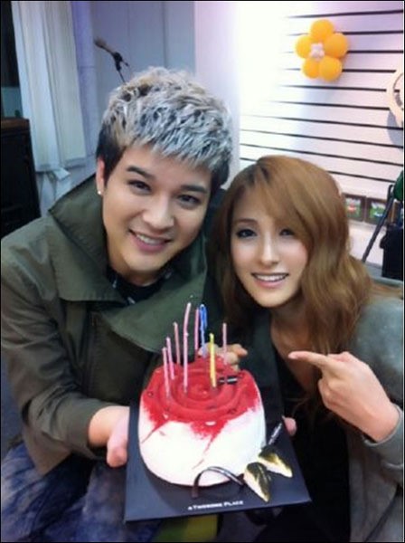 신동 생일 축하 제일 먼저 축해해준 센스여왕 규리와 한 컷 잘 어울려