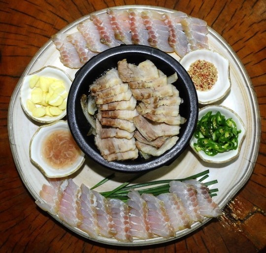 [맛집을 찾아서]인천 원조신안홍탁집